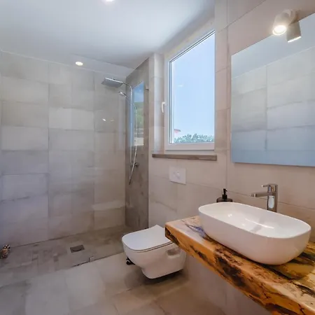 Monte Da Varzea Da Rainha *